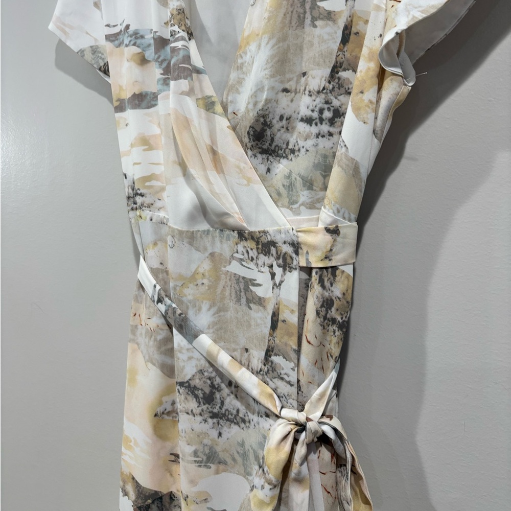Aritzia Babaton Slit Wrap Dress in Espace/Neutral Sand Size L - Picture 5 of 13